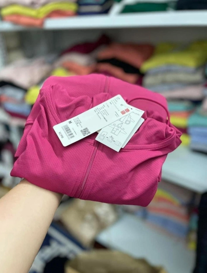 Áo Chống Nắng Uniqlo Màu Hồng Đậm