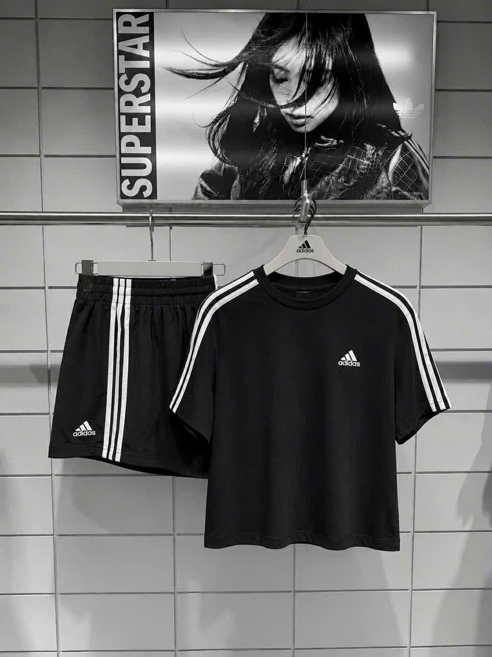Set Adidas Essentials Single Jersey 3-Stripes Black [ HR4913 / HT3397 ]